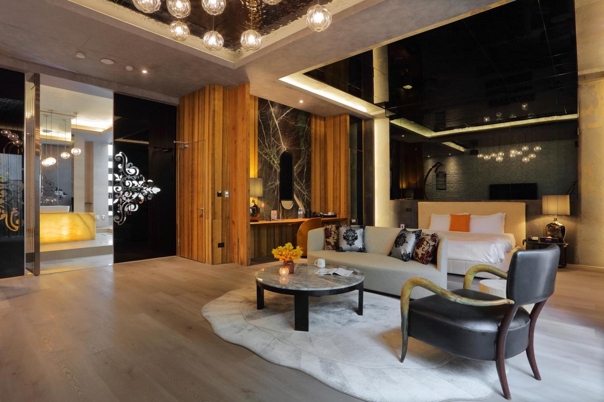 Mulan Motel Taichung Luaran gambar