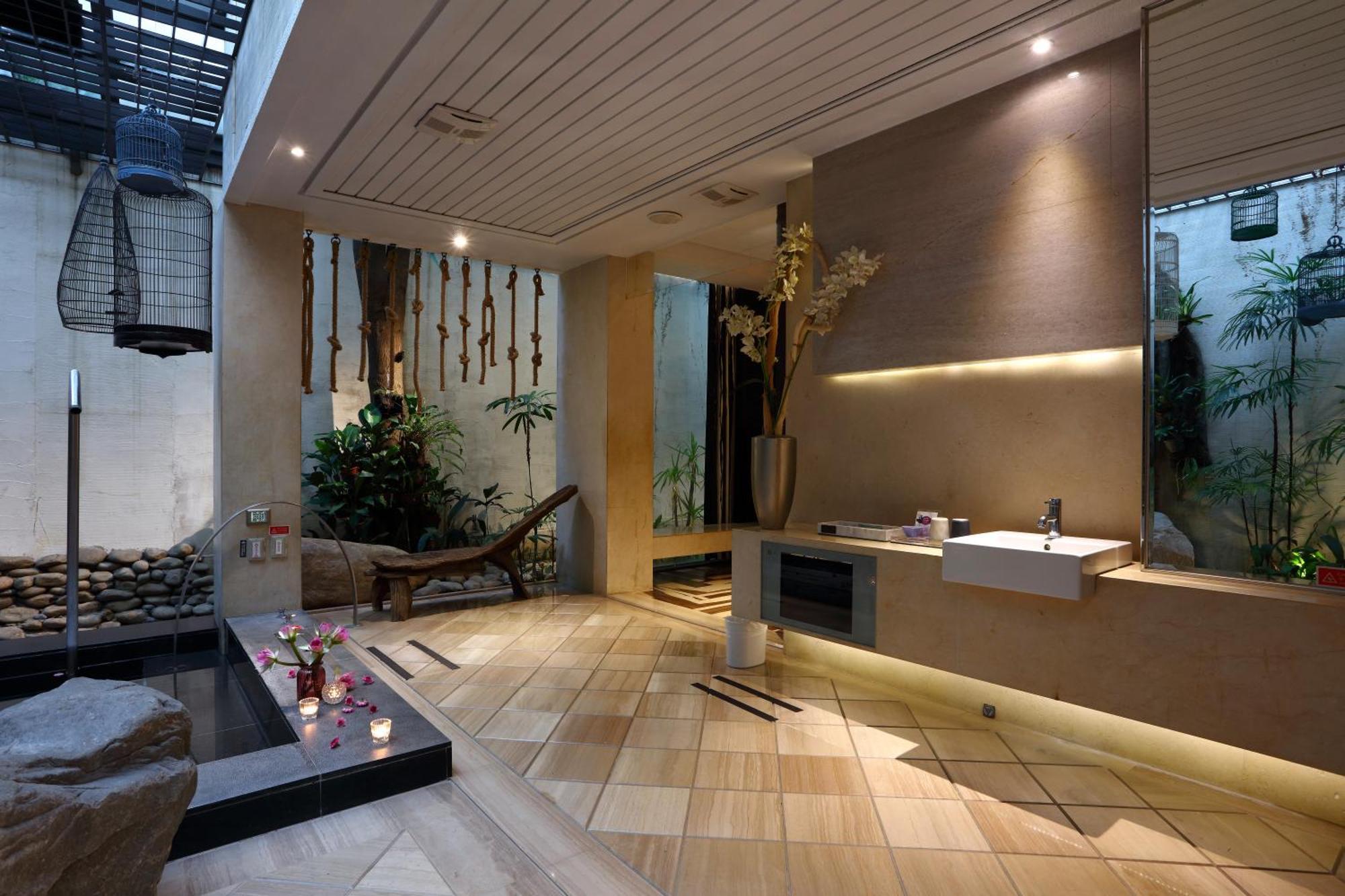 Mulan Motel Taichung Luaran gambar