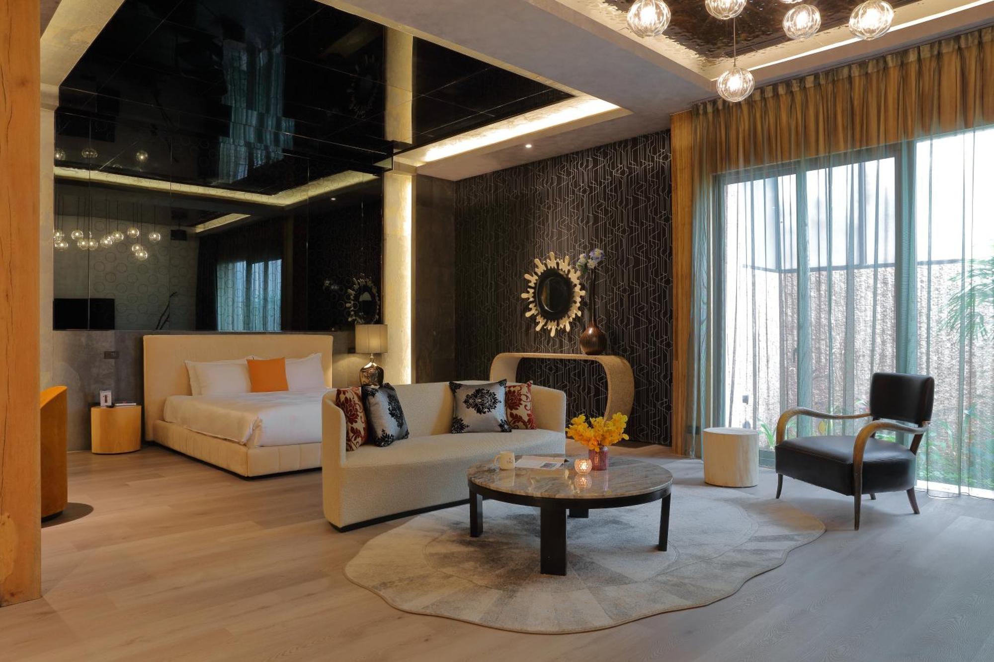 Mulan Motel Taichung Luaran gambar